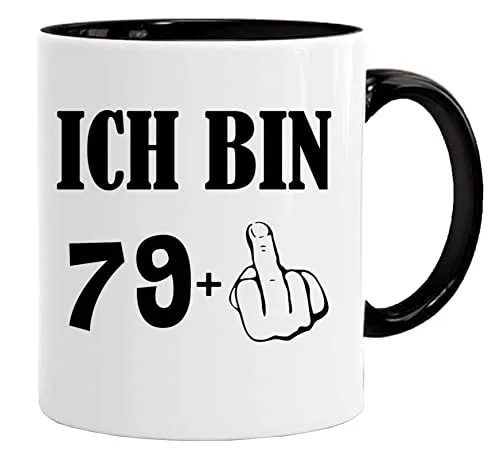 Födelsedag kopp med roligt ordspråk och baksmälla stinkfinger 'I am 79+' mugg/mugg som rolig gåva/roliga originella gåvor/tekaffekopp inkl. presentförpackning 8652440401354